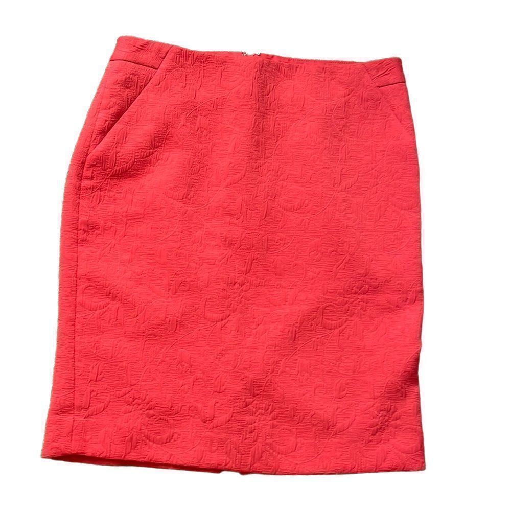 THE limited pink textured size 6 pencil skirt